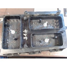Boitier fusibles OPEL ASTRA...