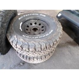 deux roues de JEEP WRANGLER...