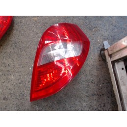 Feu arriere principal droit...