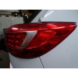 Feu arriere principal droit...