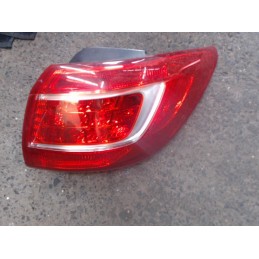 Feu arriere principal droit...