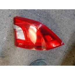 Feu arriere principal droit...