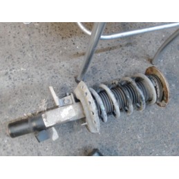 Amortisseur avant droit...