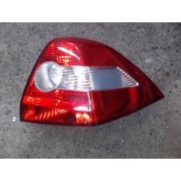 Feu arriere principal droit...