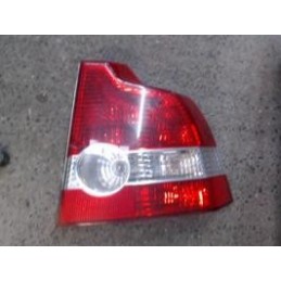 Feu arriere principal droit...