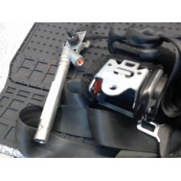 Ceinture avant gauche...