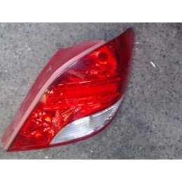 Feu arriere principal droit...