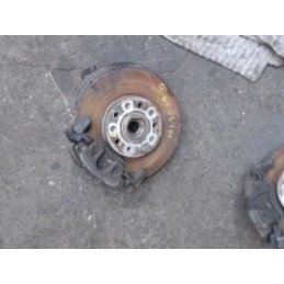 Moyeu avant gauche de AUDI...