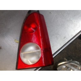 Feu arriere principal droit...