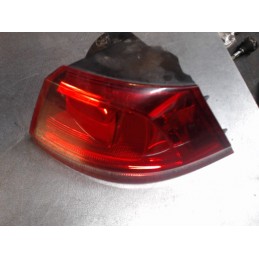 Feu arriere principal droit...