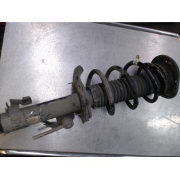 Amortisseur avant droit...