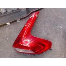 Feu arriere principal droit...