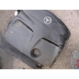 Cache moteur  de MERCEDES...