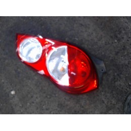 Feu arriere principal droit...