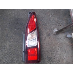 Feu arriere principal droit...