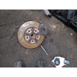 Moyeu avant droit de AUDI...