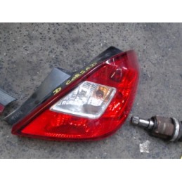 Feu arriere principal droit...