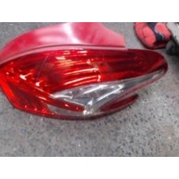 Feu arriere principal droit...