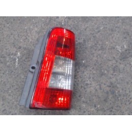 Feu arriere principal droit...