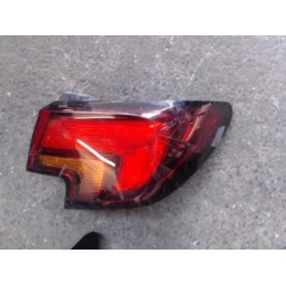 Feu arriere principal droit...