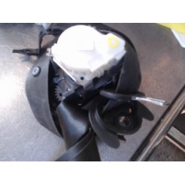 Ceinture avant droit...