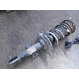 Amortisseur avant droit...