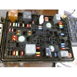 Boitier fusibles OPEL ASTRA...
