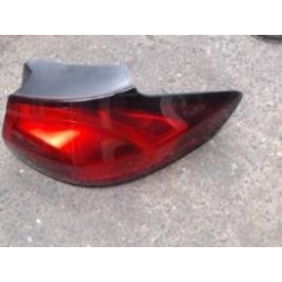 Feu arriere principal droit...