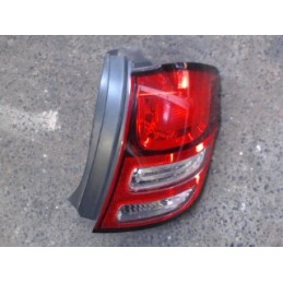 Feu arriere principal droit...