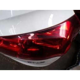 Feu arriere principal droit...