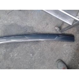 moulure pare brise gauche...