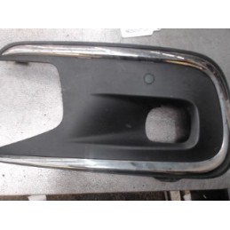 Grille de pare choc droit...