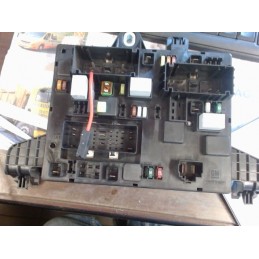 Boitier fusibles OPEL ASTRA...