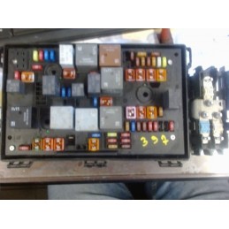Boitier fusibles OPEL ASTRA...
