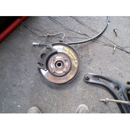 Moyeu avant gauche FORD...