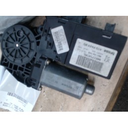 Moteur leve vitre avant...