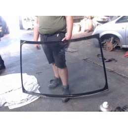 Pare brise TOYOTA YARIS II...