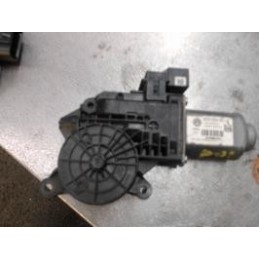 Moteur leve vitre avant...